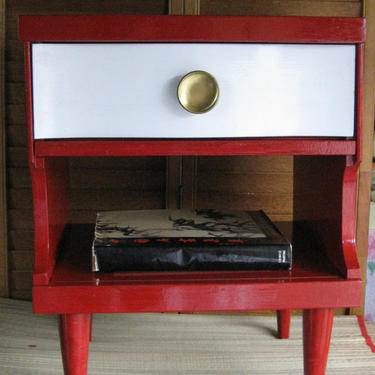 Nightstand Jazzy P O P P Y Modern Accent Table Vintage Poppy Cottage Painted Furniture 