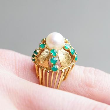 Vintage 14K Gold Leaf Pearl & Emerald Dome Ring, 1960's Gold Solitaire Pearl Cocktail Ring With Accent Green Stones, Size 6 1/2 US 