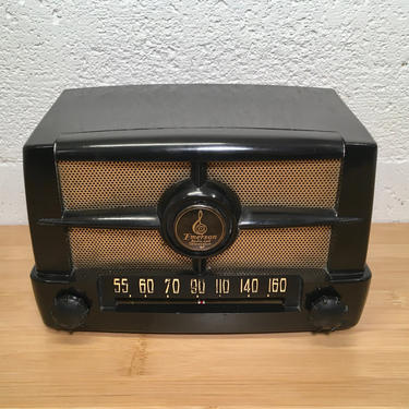 1949 Emerson  587B Black Plastic AM Radio, Elec Restored 