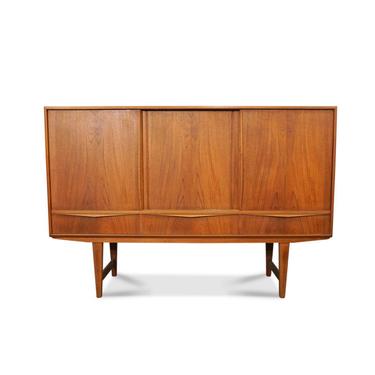 E.W. Bach credenza made by Sejling Stolefabrik - Andeboelle by LanobaDesign