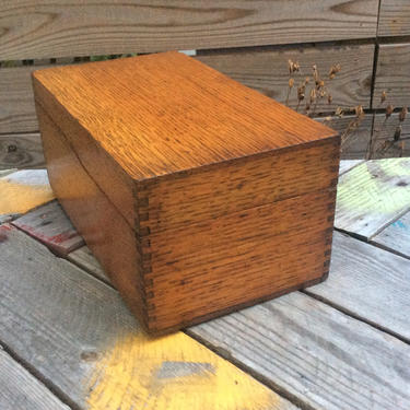 Vintage Red oak wood box with dove tail corners brass hinges 