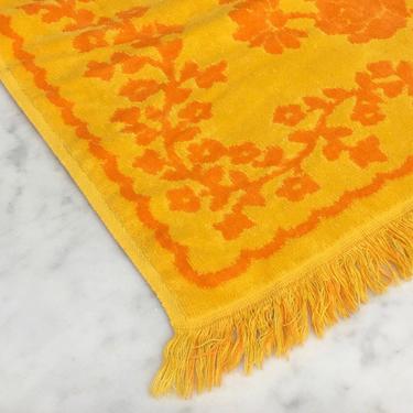 Vintage Fieldcrest Towel Retro 1960s Mid Century Modern + Marigold and Orange + Floral + Cotton + 43 x 25 + Bathroom Decor 