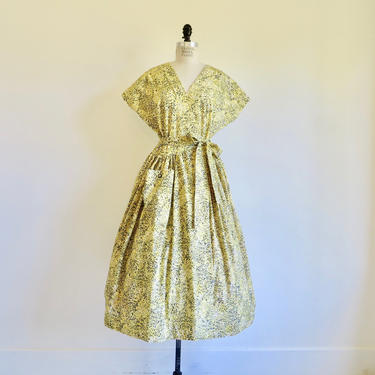 Vintage 1950's Yellow Cotton Print Fit and Flare Wrap Day Dress Housedress Full Skirt Rockabilly Swing Spring Summer 34&quot; Waist Medium Large 