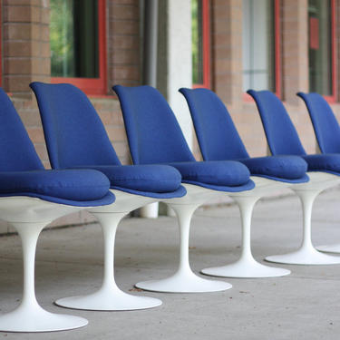 Six Saarinen Swivel Tulip Chairs $2950