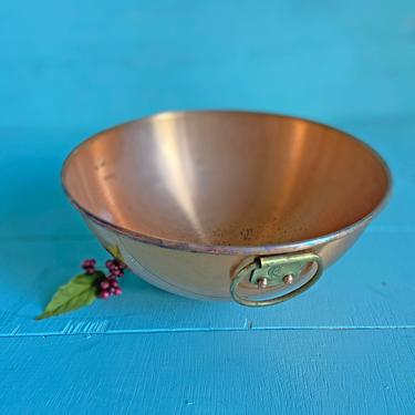 Vintage French Copper Mixing Bowl // Loop Hanger Solid Copper Bowl // Rustic, Farmhouse, Cottage, Primitive Kitchen Decor, Collector 
