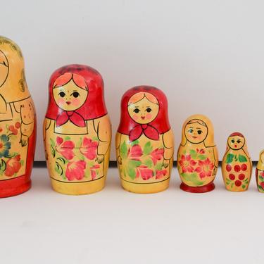 Vintage Russian Nesting Dolls. Wooden Stacking Peasant Women Figurines. 