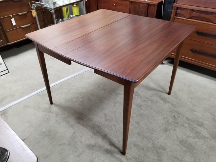 Mid-Century Modern fold out console / dining table expands to seat 10