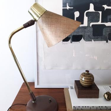 Gerald Thurston for Lightolier Modernist Brass and Grasscloth Lamp Vintage Mid century Table Desk by CaribeCasualShop