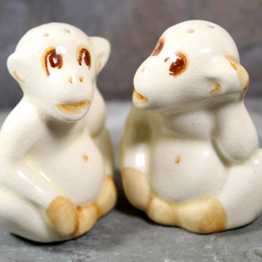 Pair of Vintage White Monkey Salt and Pepper Shakers - Circa 1950s - Chimpanzee Salt and Pepper - Ape Pepper Shaker | FREE SHIPPING 