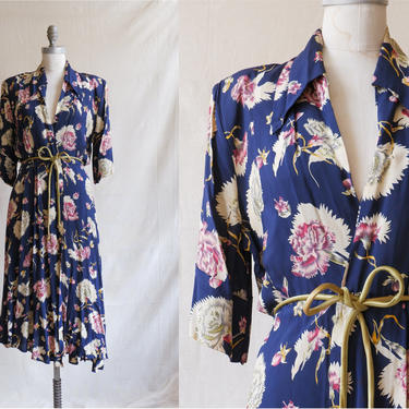 Vintage 40s Floral Rayon Dressing Gown/ 1940s Cold Rayon Dark Floral Wrap Robe Dress/ Lyn Delle/ Size Small Medium 