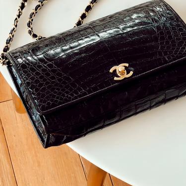 Vintage CHANEL CC Turnlock Logo Black CROCODILE Classic Medium Flap Gold Chain Crossbody Handbag Shoulder Purse Bag 