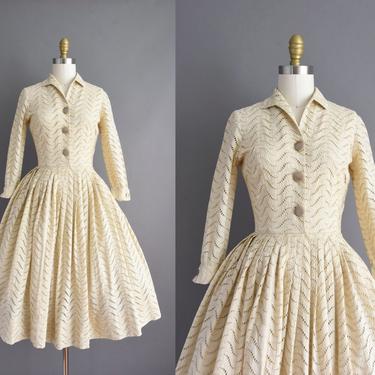 vintage 1950s dress | Ivory Beige Eyelet Cotton Full Skirt Shirt Dress | XS | 50s vintage dress 