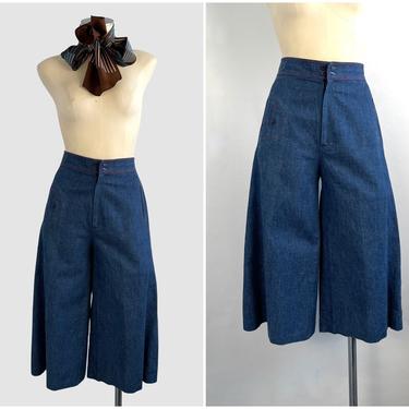 HAPPY LEGS Vintage 70s Denim Culottes | 1970s Blue Jean A Line High Rise / Waist Wide Leg Skirt Gaucho Pants | Boho Hippie Funk | Sz X Small 