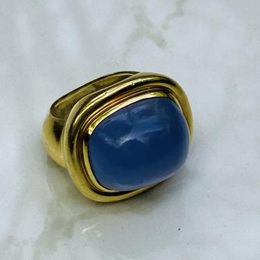 Vintage Blue Chalcedony Cabochon Ring in 18k Gold