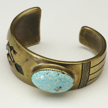 Vintage Zuni Brass Kingman Robins Egg Turquoise Cuff Bracelet Lizard Design 