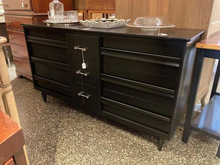 Black painted mid century dresser. 9 drawers 58” x 18.5” x 32”