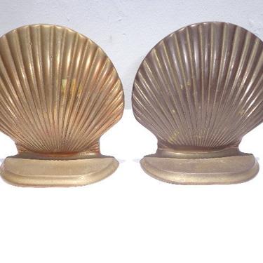 Brass Bookends Seashell Clam Boho Chic Hollywood Regency Decor Mid Century Modern Holder Stand Organize Media Midcentury Book Paperweight 