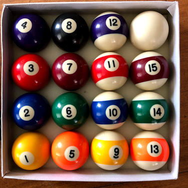 Full Set of Vintage Billiard Balls in Original Box 
