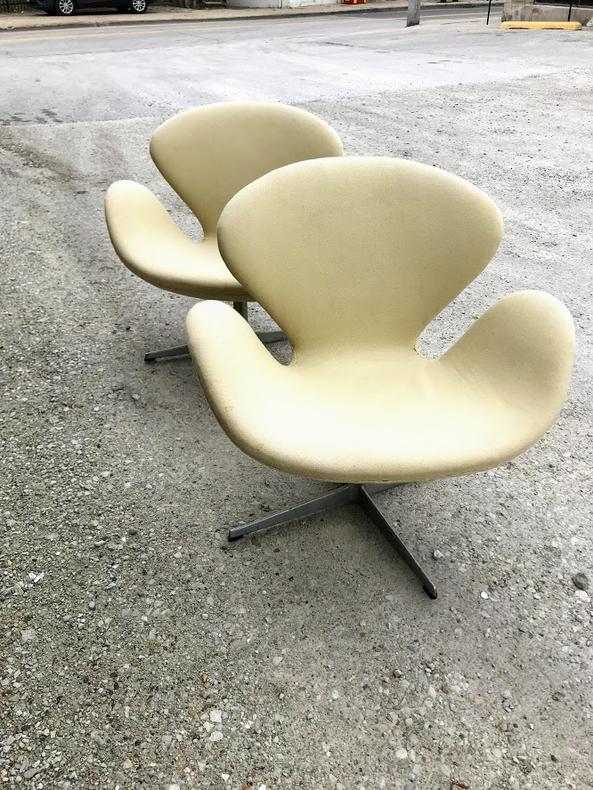 Early Arne Jacobsen for Fritz Hansen Swan Chairs ( A Pair )