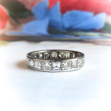 Vintage 1950s 2.60 ct t.w. Alternating Mixed Cut Carre And Round Diamond Eternity Anniversary Wedding Band Ring Platinum Size 5.25 