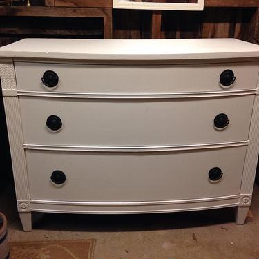 Vintage bow front dresser with creamy new coat of ivory paint Dims: 44