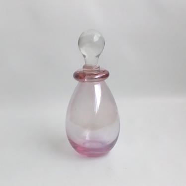 Pink glass carafe Liquor decanter Mouthwash cruet Perfume bottle Vanity decor collection 