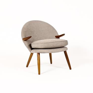 Danish Modern / Mid Century Arm Chair — Kurt Olsen for Glostrup — Teak Arms — Grey Textile 