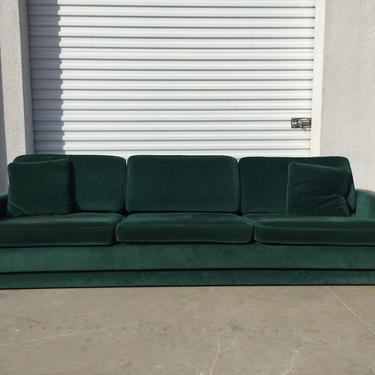 Sofa Couch Green Velvet Vintage Hollywood Regency Loveseat Lounge Seating Settee Brass Tacks Trim Nailhead Emerald Mid Century Modern Glam 