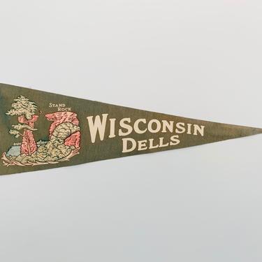 Vintage Wisconsin Dells Stand Rock Souvenir Pennant 