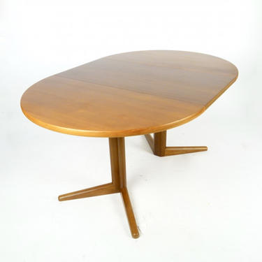Round to Oval Extension Dining Table