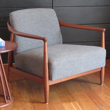 Newly-restored Erwin Lambeth mid-century walnut lounge chair, circa 1960s 