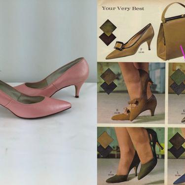 Showing Everyone Your Very Best  - Vintage 1960s Smartaire Shell Pink Pearl Faux Reptile Kitten Heels - 7 1/2 