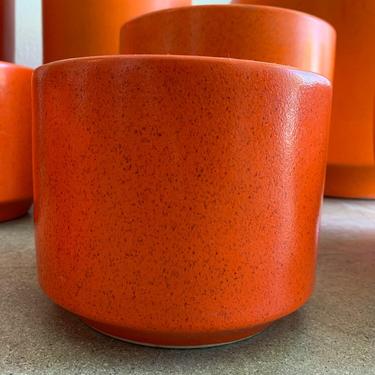 C-6 Gainey Ceramics planter in Orange speckled glaze