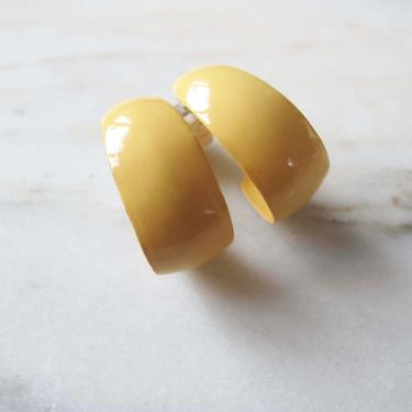 Vintage 70s 80s Hoop Earrings -Butter Yellow Metal Hoops - Yellow Earrings - Medium Vintage Hoop Earrings - Colorful Earrings - Artsy 