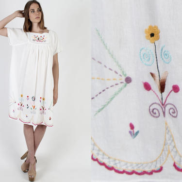 Traditional Mexican Caftan Dress / Gautemalan Soft White Cotton Dress / Vintage Embroidered Beach Cover Up Kaftan Mini Dress 