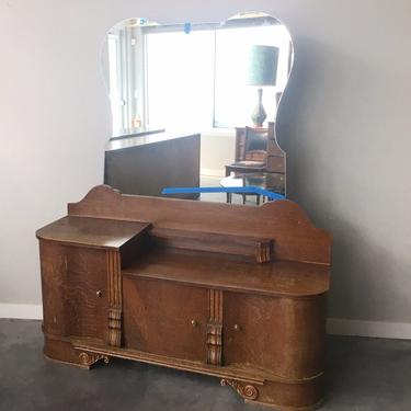 vintage vanity, ready to be fixed up