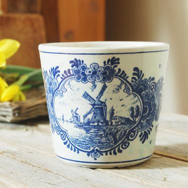 Vintage blue Delft flowerpot / blue Delft Blauw hand painted Holland planter vase / cottage home decor / vintage pottery planter 