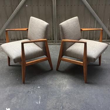 Pair of Mid Century Modern Chairs by Jens Risom