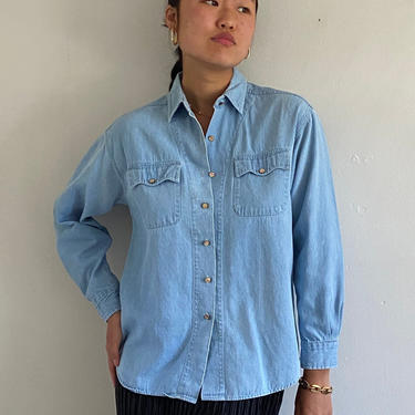90s denim pocket shirt / vintage faded soft light blue denim oversized over shirt blouse / chore shirt | L 
