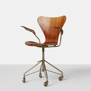 Arne Jacobsen – Series 7 Office Chair – Model 3217