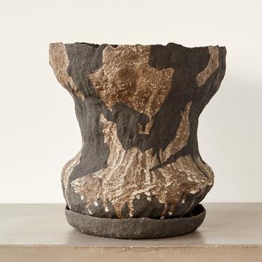 Jojo Corväiá Carved Ceramic Planter with Saucer, V-1134