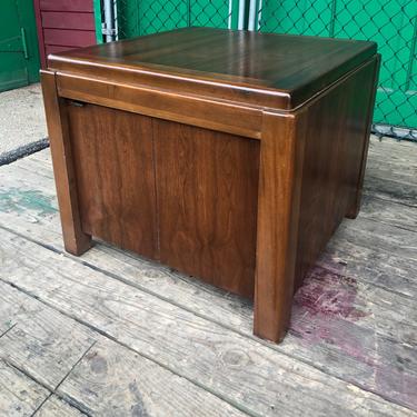 Lane Mid Century Walnut end table with cabinet