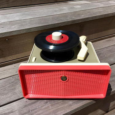 Red 1954 RCA Victor 45rpm Bakelite Portable Record Player, Full Restoration, 7EY1-EF 