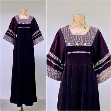 Vintage 1970s Boho Caftan w/Kimono Sleeves, 70s Black Velour Loungewear, Folk Art Floral Trim Maxi Dress, Size Small 34&quot; Bust 
