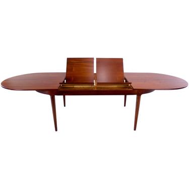 Arne Vodder Round/Oval Dining Table with Two Butterfly Leaves