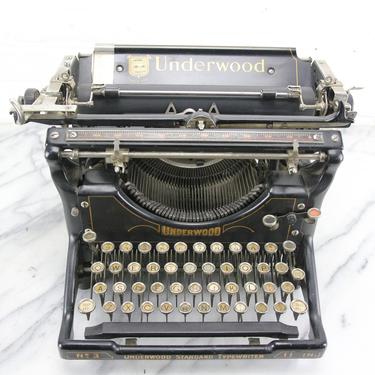Underwood Standard Typewriter No. 3, 11-Inch Model, Made in USA, 1926 