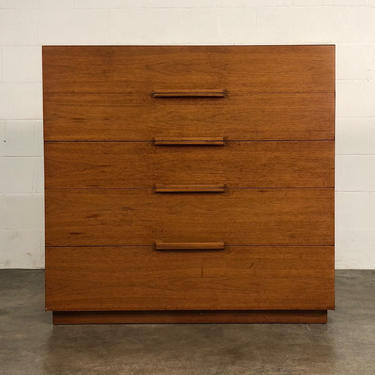 Ramseur Mid-Century Modern 5-Drawer Dresser / Chest 