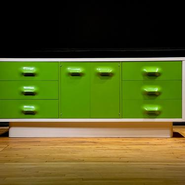 Restored Broyhill Chapter One Dresser Credenza Sideboard Space Age Raymond Loewy Style - Mid Century Modern Retro Green and White Pop Modern 