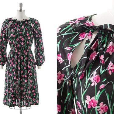 Vintage 1970s Dress | 70s Daffodil Floral Printed Cotton Jersey Black Pink Keyhole Ties Fit and Flare Day Dress (x-small/small) 