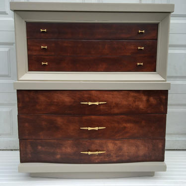 Refurbished Mid Century Dresser, Painted Mid Century Chest of Drawers, Vintage Dresser, Antique Dresser, Free NYC Deli 